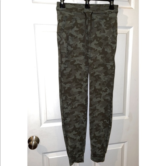 Lululemon Ready to Rulu Joggers - Picture 12 of 13